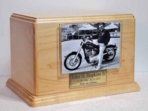 All You Need to Know Before Buying Urns for Human Ashes