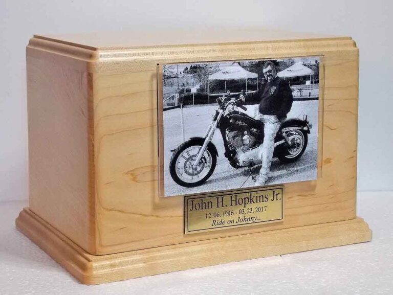 All You Need to Know Before Buying Urns for Human Ashes